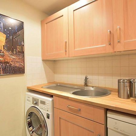 Joivy Classic Apt With Castle Views In Old Town Единбург Екстер'єр фото